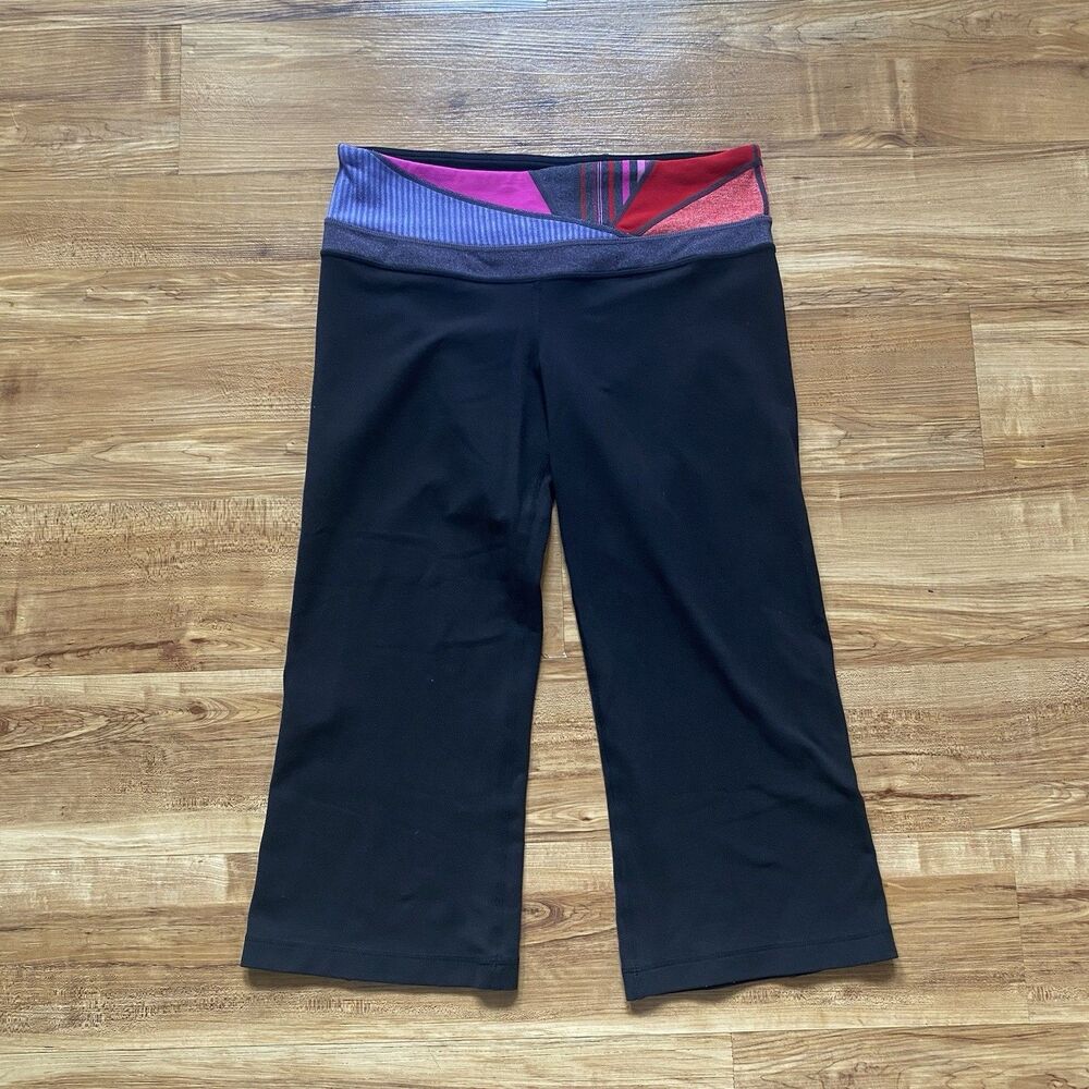 Lululemon 8 Reversible Black Quilting Groove Crop Straight Leg Yoga Active Pants